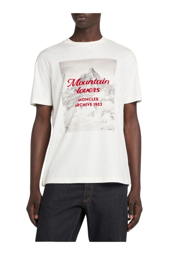 Moncler Logo Patch T-Shirt Weiß