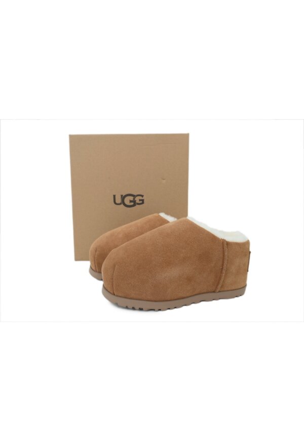 UGG Stiefel mit Fleecefütterung in Braun