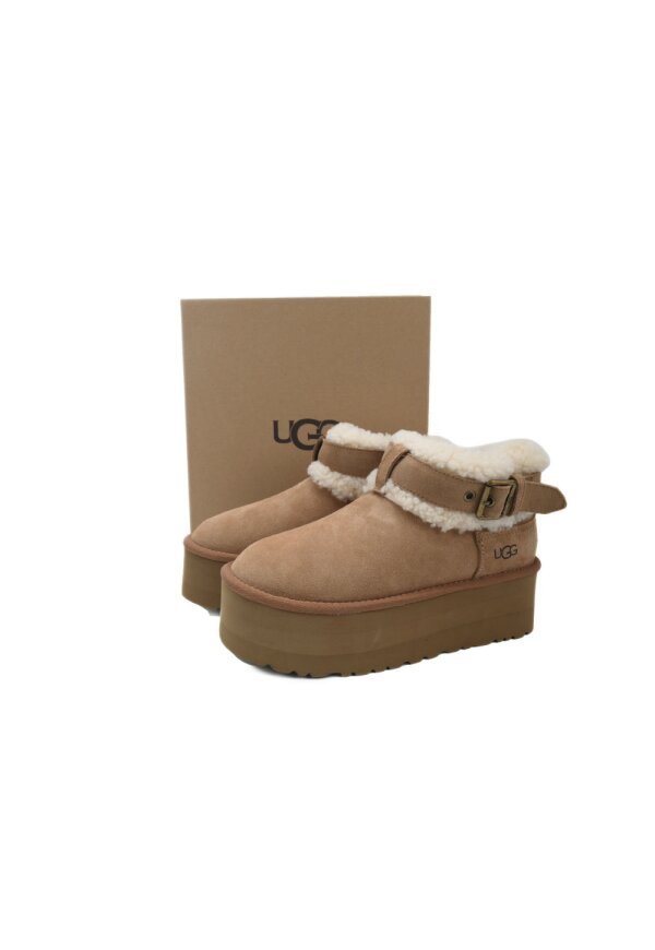 UGG Ultra Mini Stiefel mit Fleecefütterung in Braun