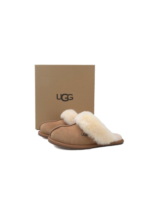 UGG Scuffette Stiefel mit Fleecefütterung in Braun