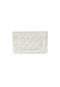 CHANEL Chain CC Wallet on Chain Quilted Caviar Medium Weiß