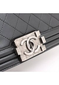 CHANEL Boy Flap A92193 Quilted Lambskin Schwarz