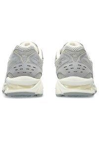 Asics Sneakers