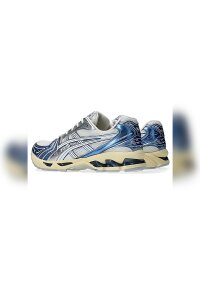 Asics Sneakers